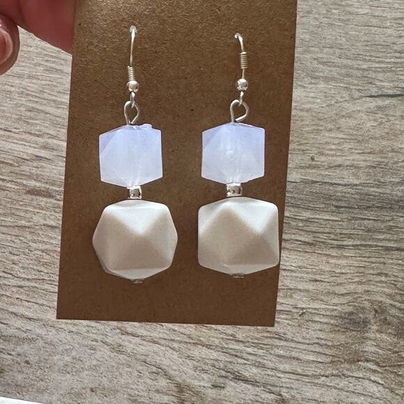 BOGO FREE WHITE BEADED EARRINGS - Picture 1 of 3
